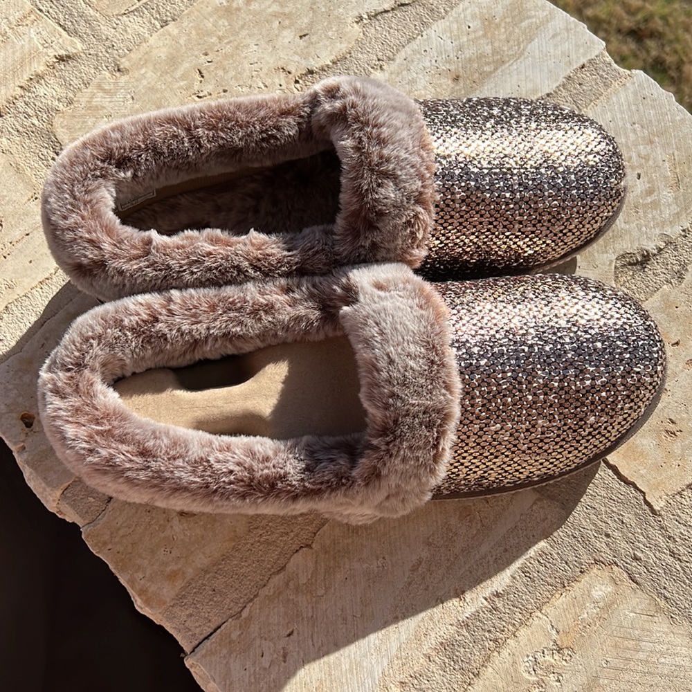 NEW Skechers Women’s Cozy Campfire Dream Glam Slippers Rose Gold, Size 1… - Picture 4 of 12